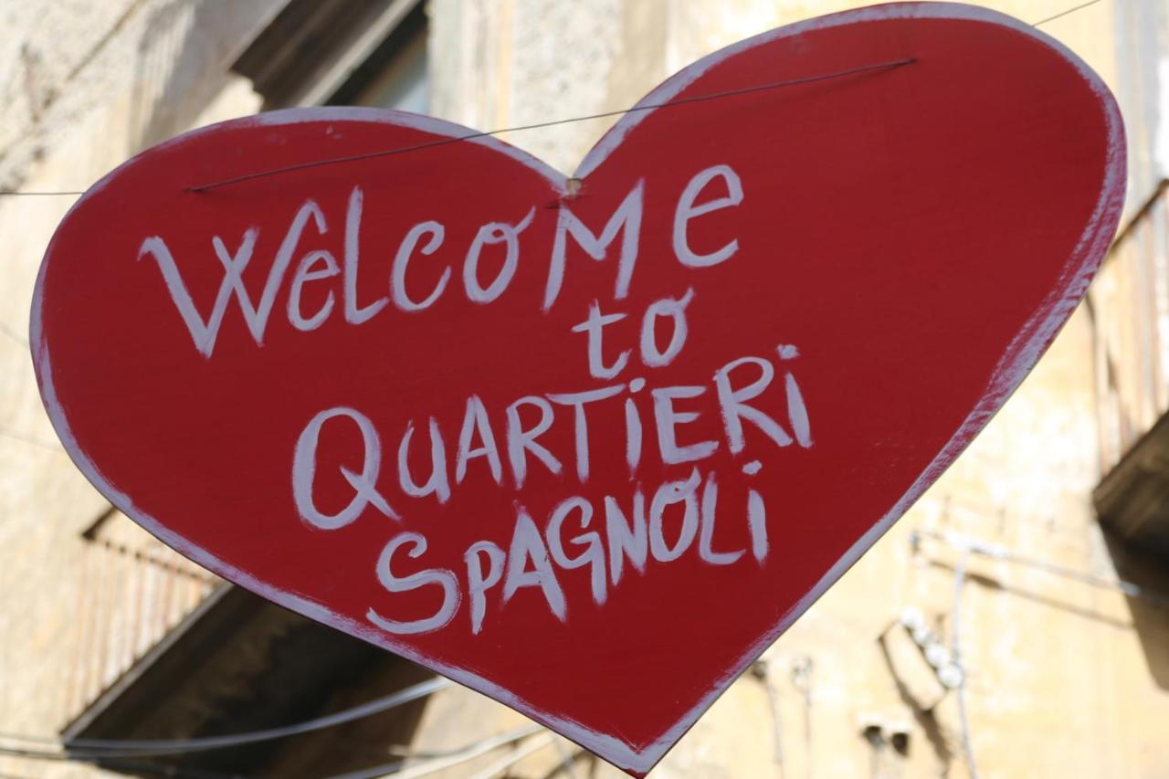 Da Nonna Lina Ai Quartieri Naples Luaran gambar